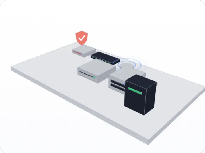 Escritorio con un mini PC, un NAS, un gateway con escudo de seguridad, un switch, un punto de acceso wifi y un SAI, montados por el configurador